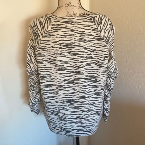 Chaser Zebra Print Shirred Pullover Lightweight Sweatshirt - Picture 10 of 14